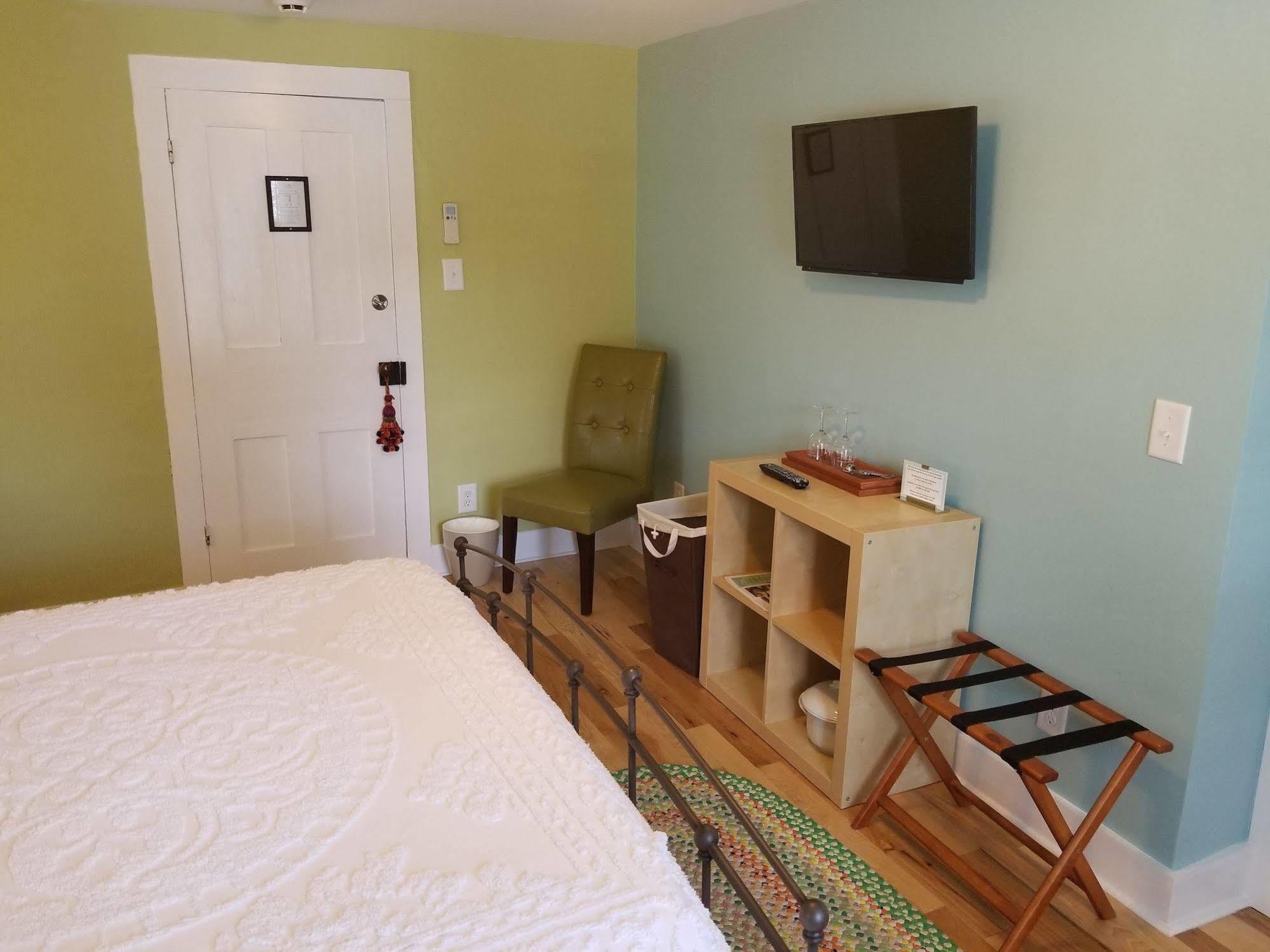 The Blackberry Inn Bed & Breakfast Watkins Glen Exteriér fotografie