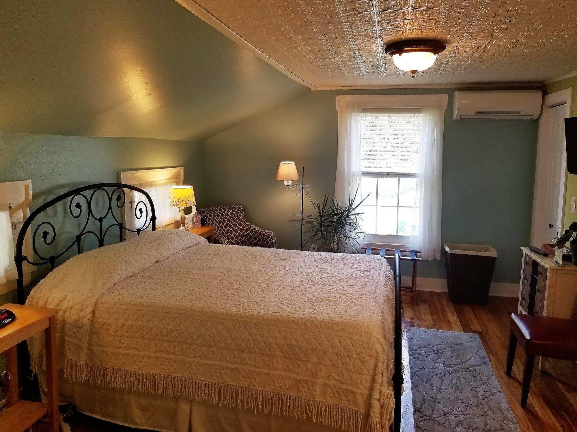 The Blackberry Inn Bed & Breakfast Watkins Glen Exteriér fotografie